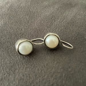 SILPADA MARGARITE Silver Pearl Drop Earrings W1750. Excellent condition!